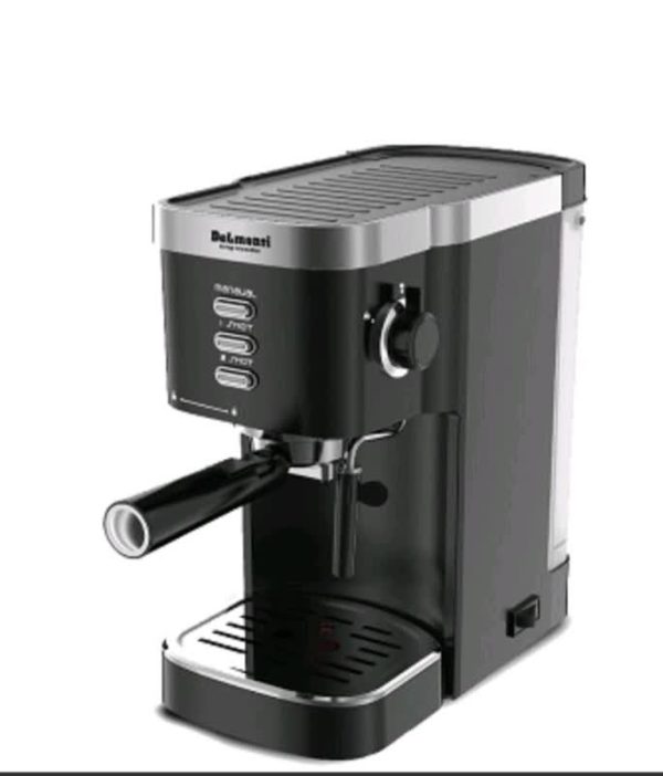 اسپرسوساز Delmonti، مدل DL630، با طراحی شیک و فشار بخار مناسب برای تهیه قهوه اسپرسو